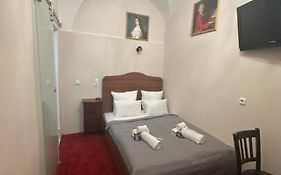 Datri Petite Suite 8